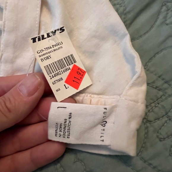 Tilly’s Bralette - Picture 3 of 3